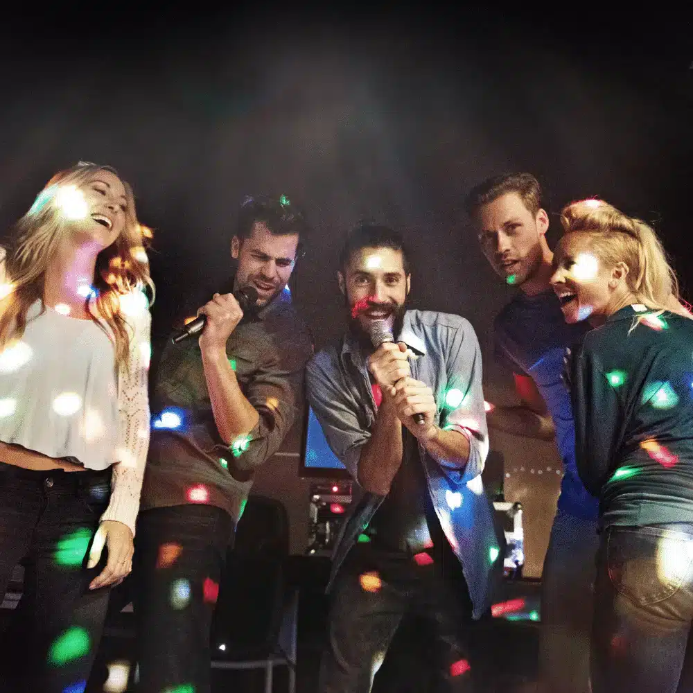 draadloze microfoon op feest