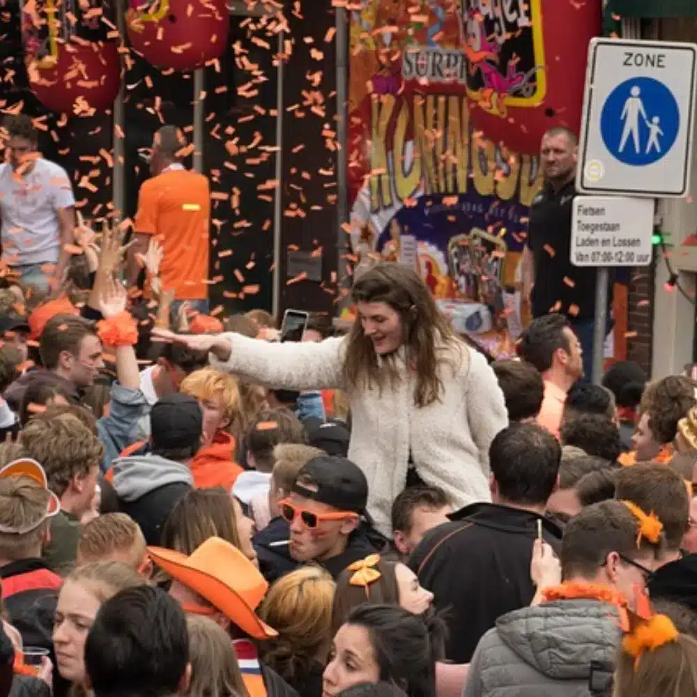 Feestende mensen
