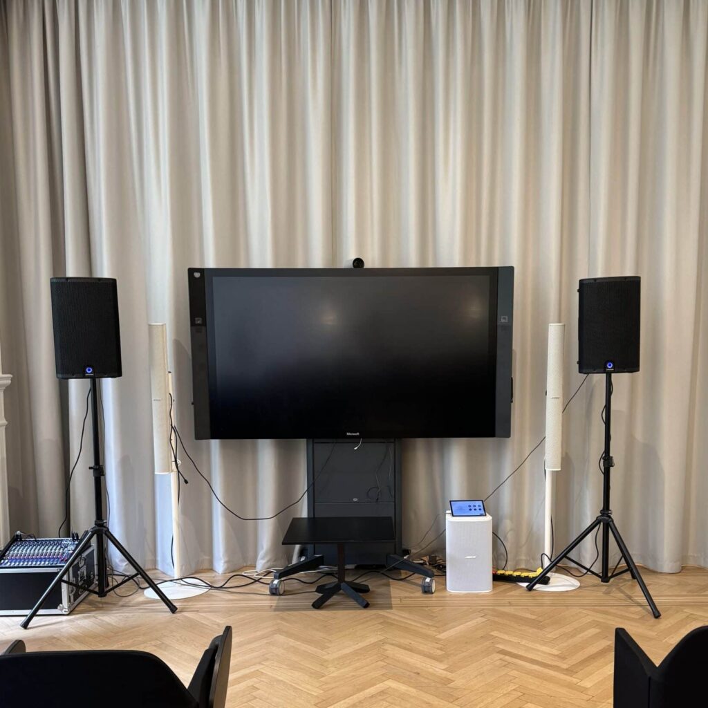 Presentatie set met pipe & drape backdrop